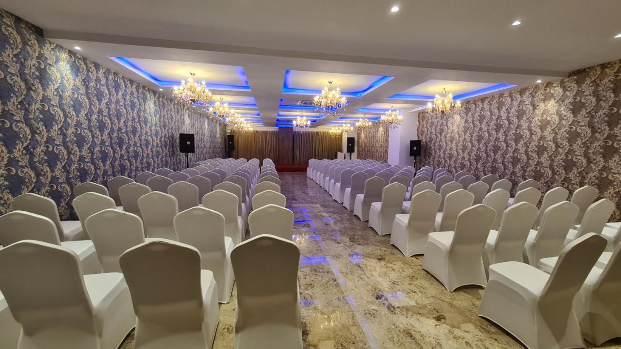 Galaxy Club & Hotel Bijapur  Exterior photo